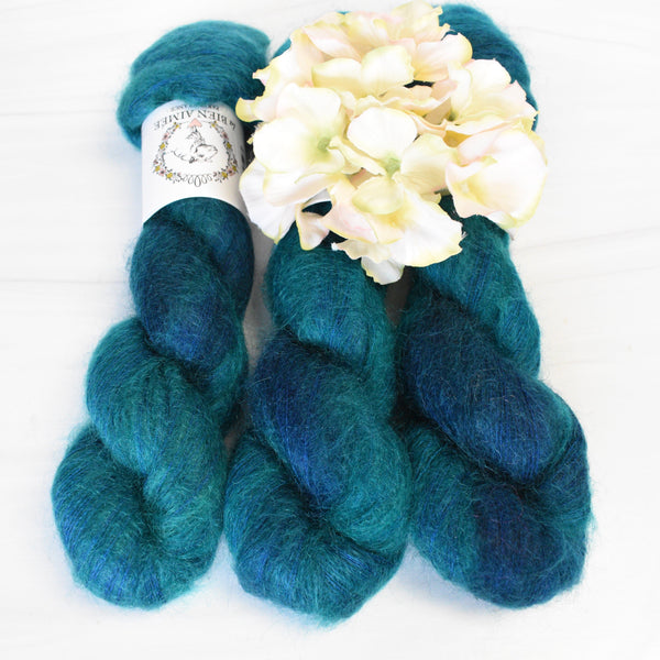 La Bien Aimee Yarn Isle of Arran Soyeux