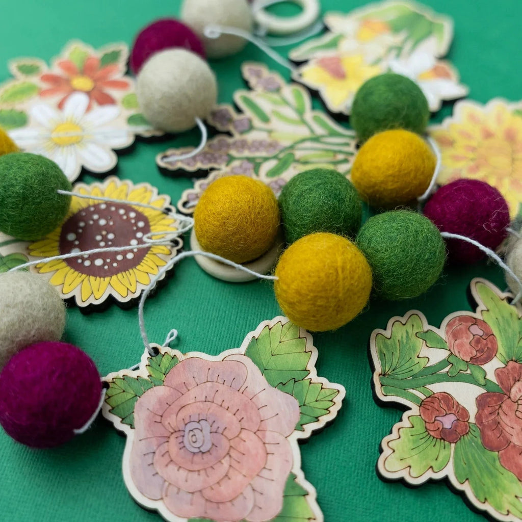 Woodsy Craft Co. Kit Flower DIY Garland Kit