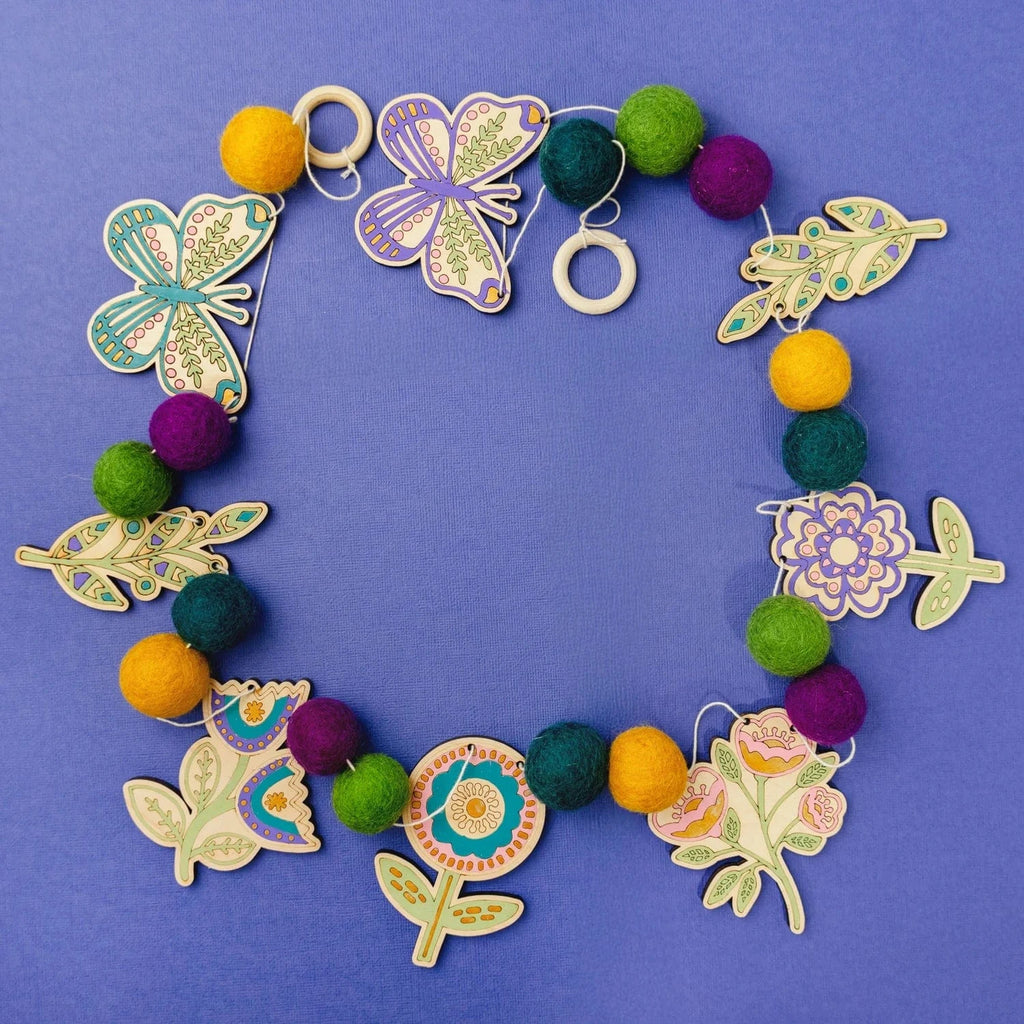 Woodsy Craft Co. Kit Folksy Flower DIY Garland Kit