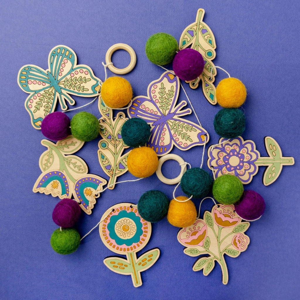 Woodsy Craft Co. Kit Folksy Flower DIY Garland Kit