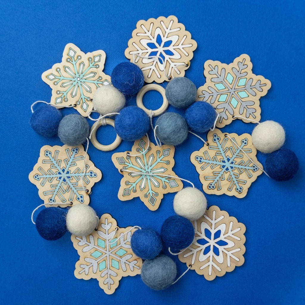 Woodsy Craft Co. Kit Snowflake DIY Garland Kit