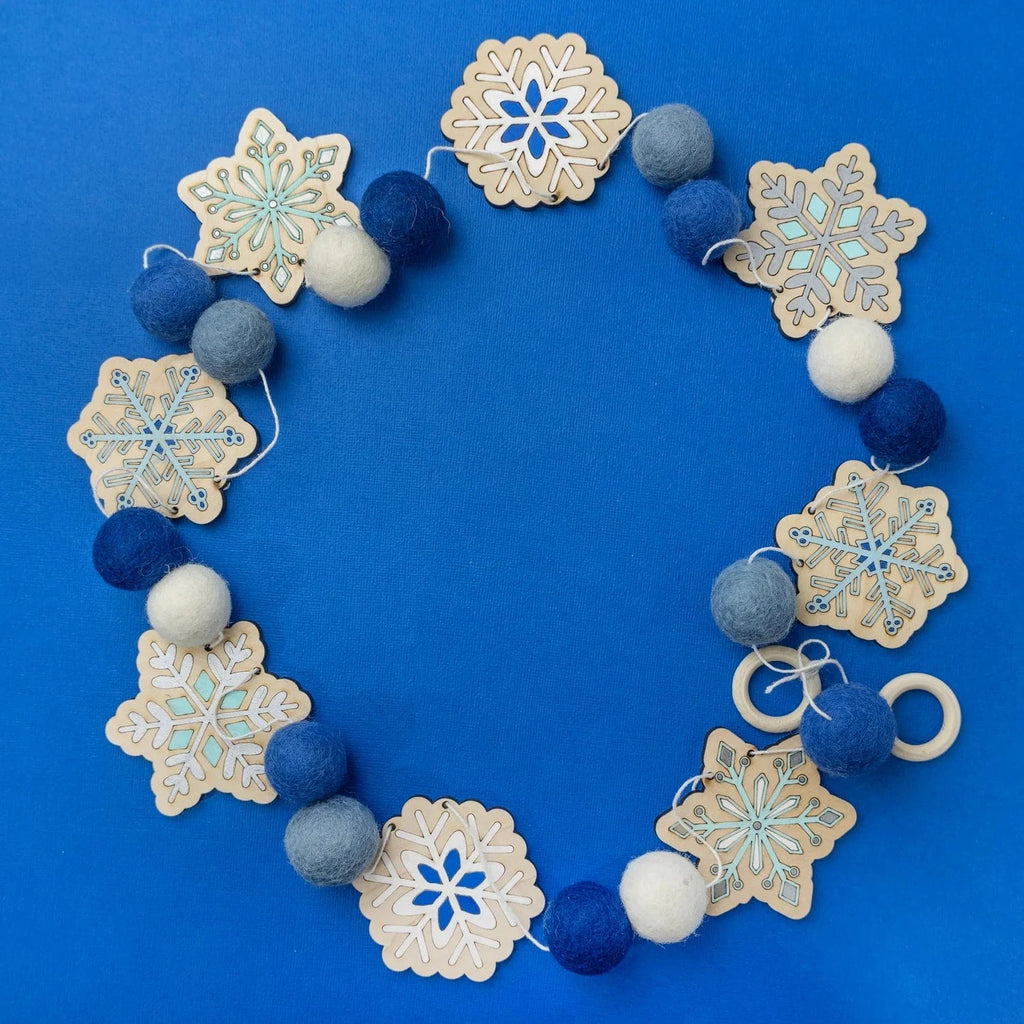 Woodsy Craft Co. Kit Snowflake DIY Garland Kit