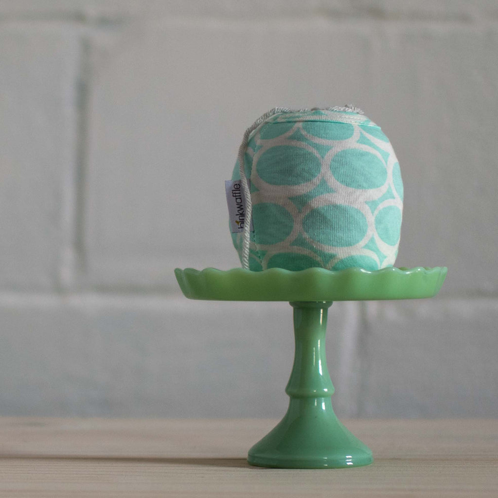 Binkwaffle Notions Seafoam Loopy Cozy Cake - Cupcake Cake
