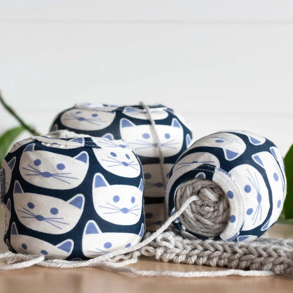 Binkwaffle Notions Kitty Cozy Cake - Small