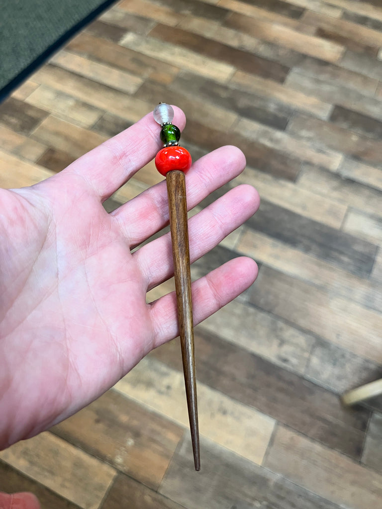 0 Tools & Gifts Orange & Green Shawl Pins