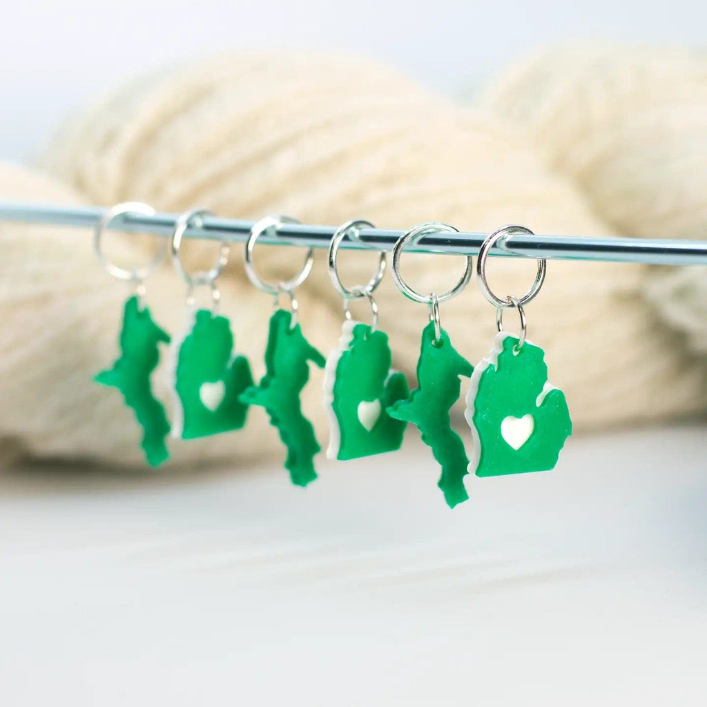 Blue Bird Makery Tools & Gifts Michigan Stitch Markers – Green & White (Michigan State Fans)