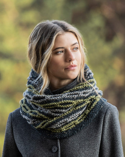 Blue Sky Fibers Kit Chain of Lakes Cowl Kit