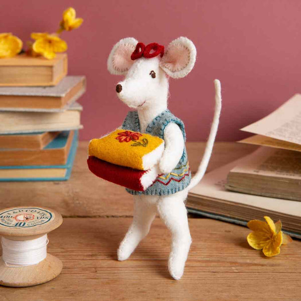 Corinne Lapierre Kit Librarian Little Mouse Mini Felt Craft Kit