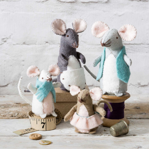Corinne Lapierre Kit Mouse Family Felt Craft Kit