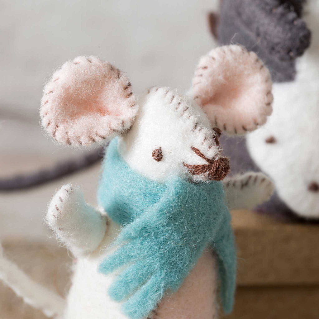 Corinne Lapierre Kit Mouse Family Felt Craft Kit