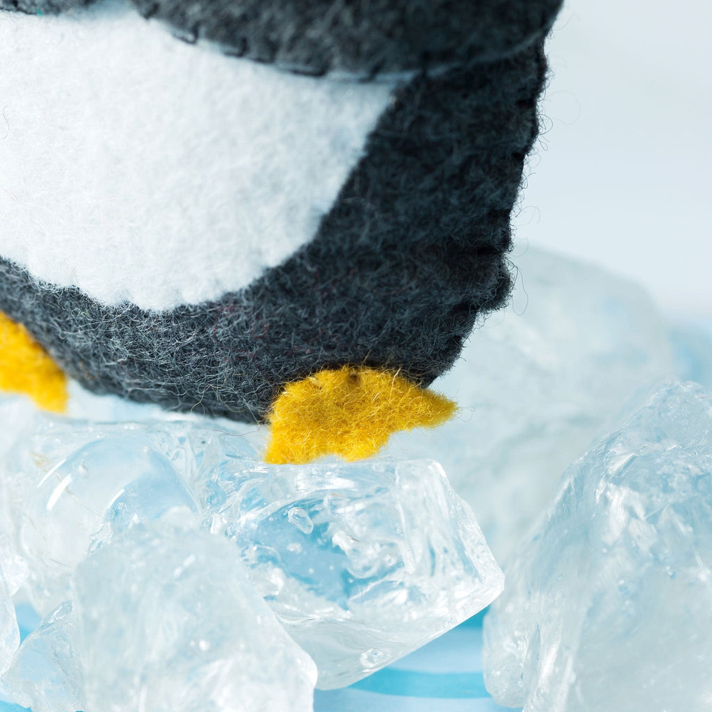 Corinne Lapierre Kit Penguin Mini Felt Craft Kit