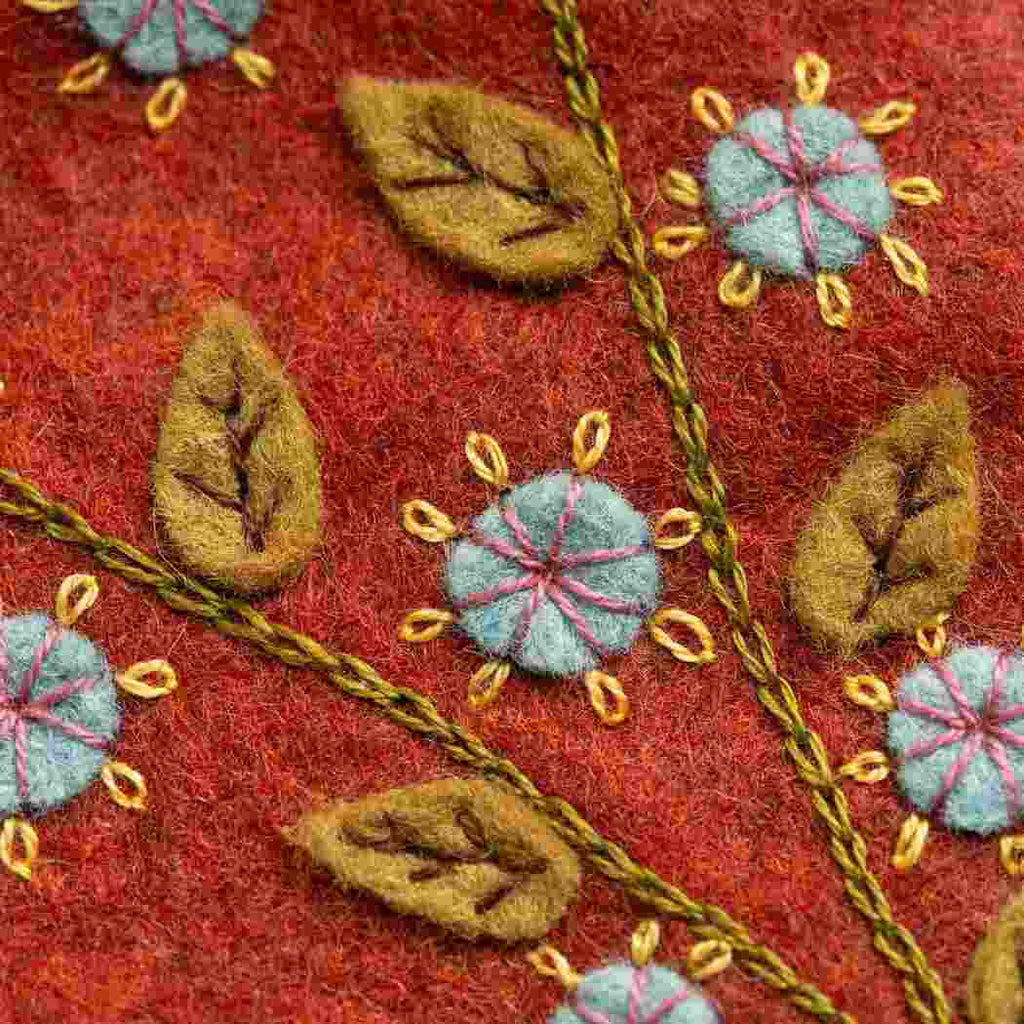 Corinne Lapierre Kit Scissors Pouch & Pin Mini Pin Cushion Felt Craft Kit