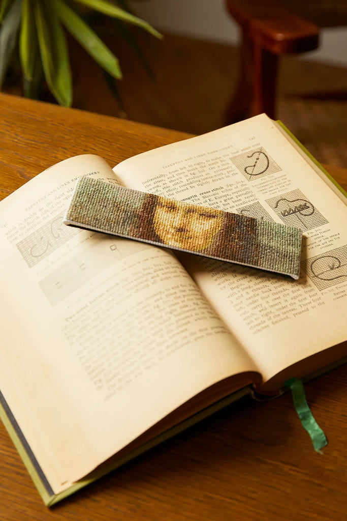 DMC Kit Louvre Cross Stitch Mona Lisa Bookmark Kit