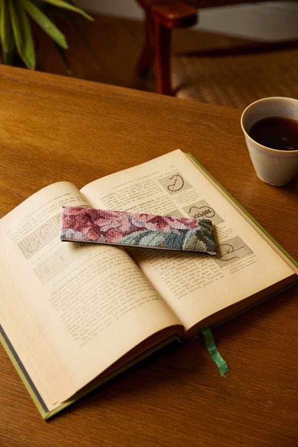 DMC Kit Louvre Cross Stitch Peony Stems Bookmark Kit
