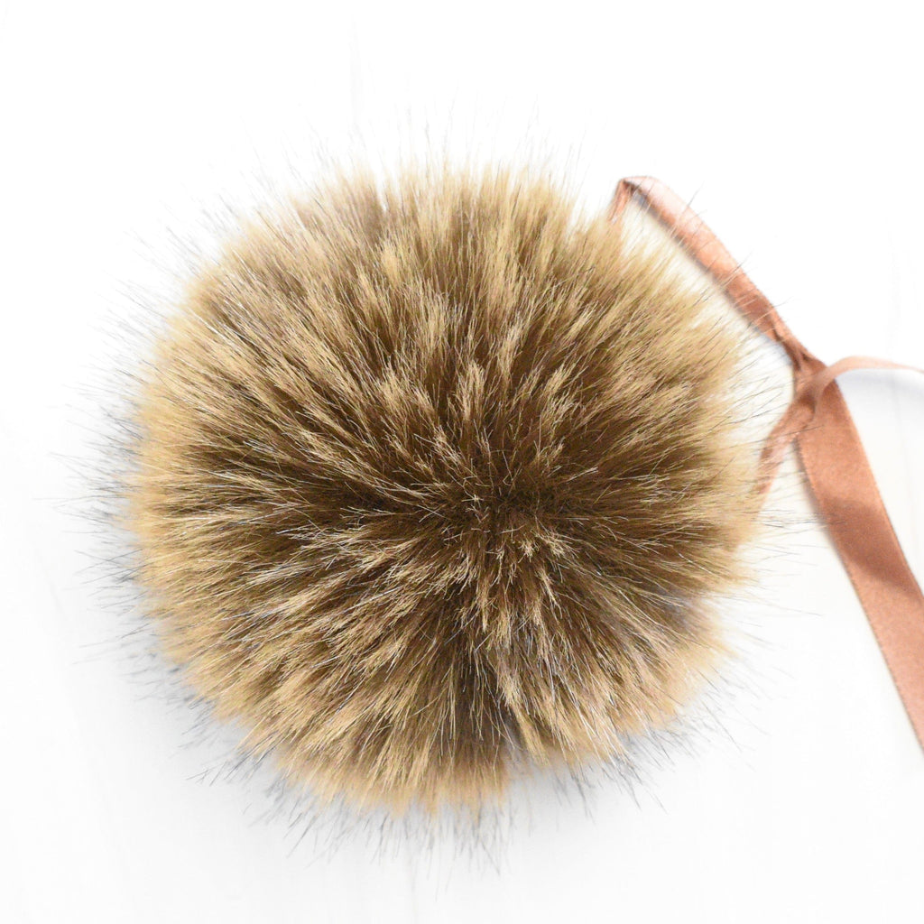 Ikigai Fiber Tools & Gifts Saddle Luxe Faux Fur Poms