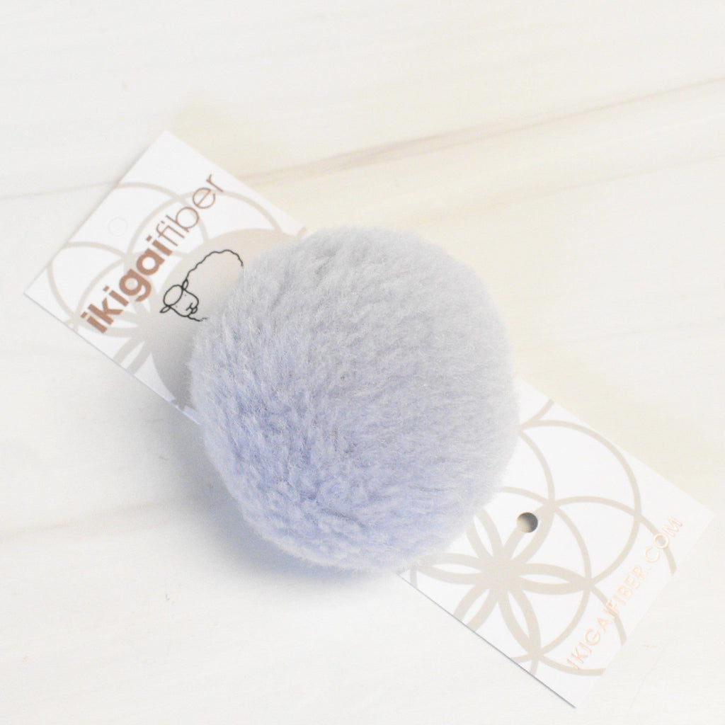 Ikigai Fiber Tools & Gifts Light Grey Wool Poms 8cm