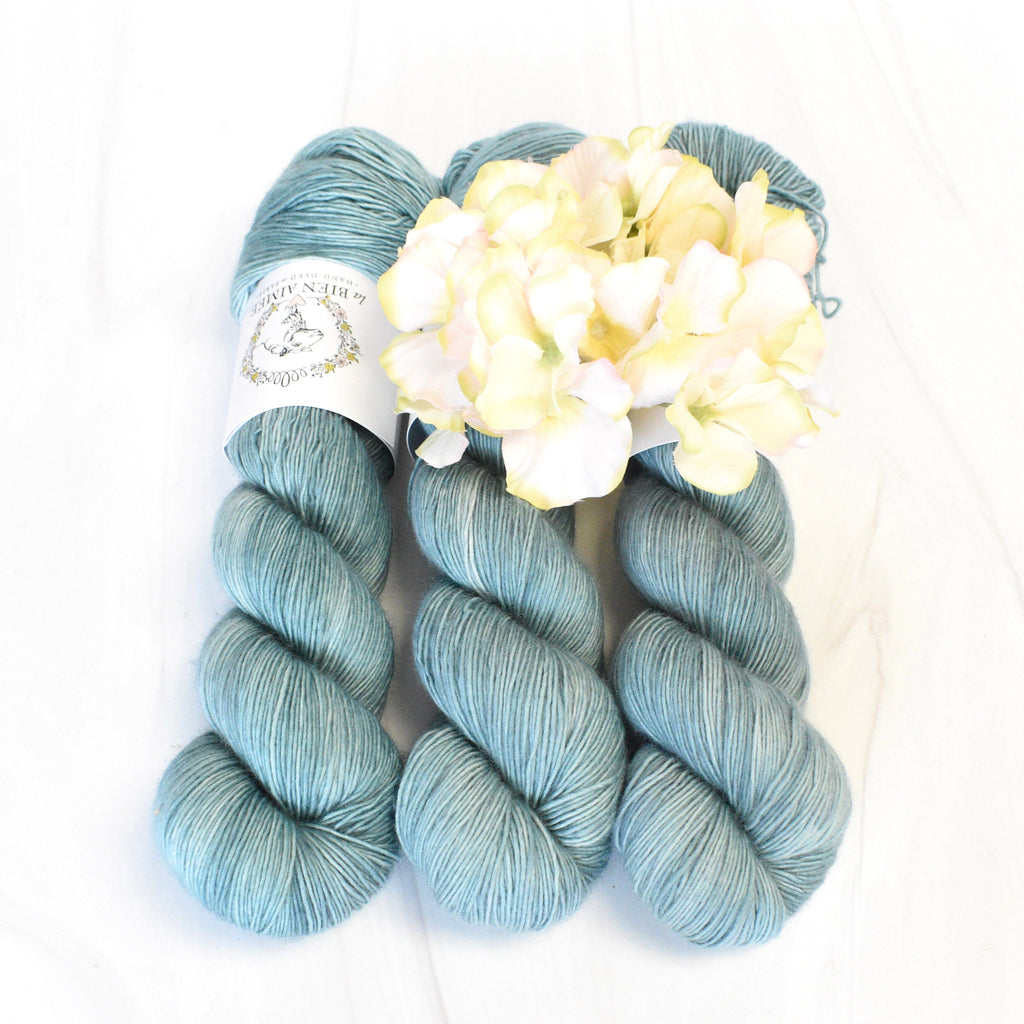 La Bien Aimee Yarn Hegelia Merino Singles