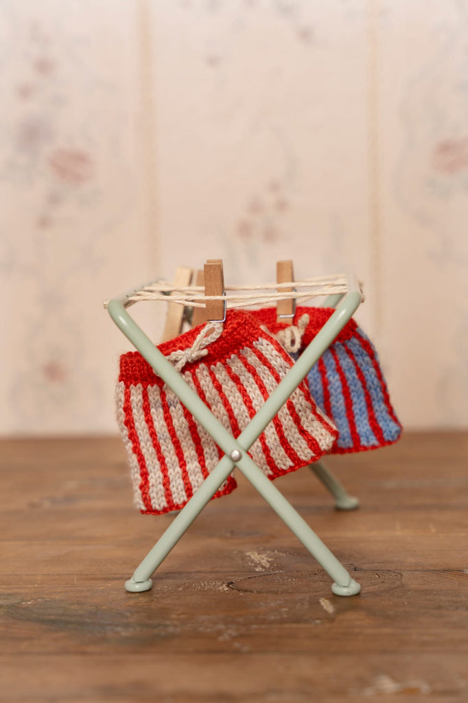 Laine Publishing Books Chez Myrtil : More seamless friends to knit & love