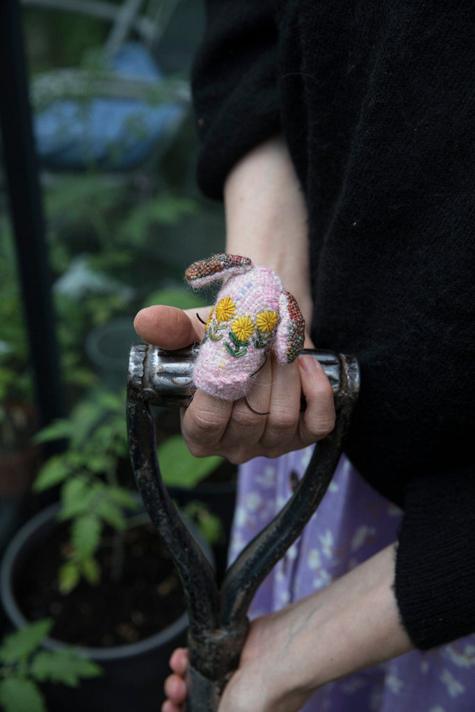 Laine Publishing Books Tiny Friends: A guide to Mosaic Embroidery