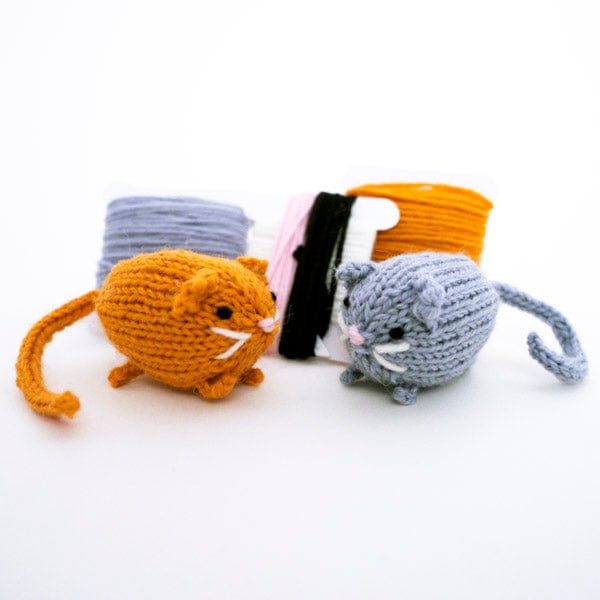 Mochimochi Land Kit Tiny Cats Knit Kit