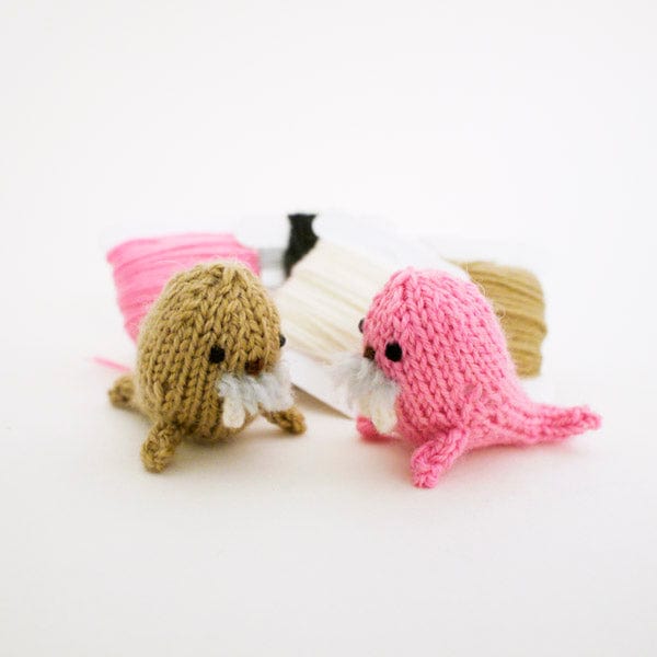 Mochimochi Land Kit Tiny Walrus Knit Kit