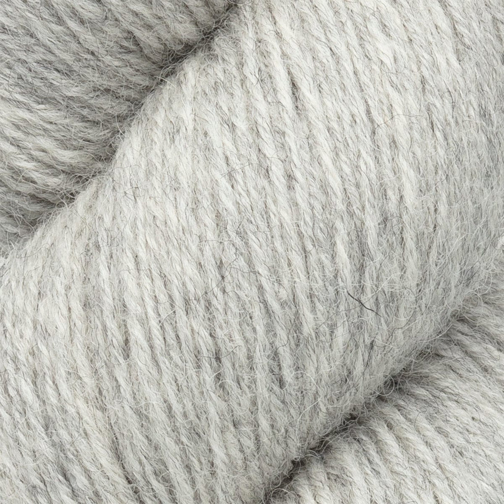 Novita Yarn Tender Fog Laine x Novita 4ply