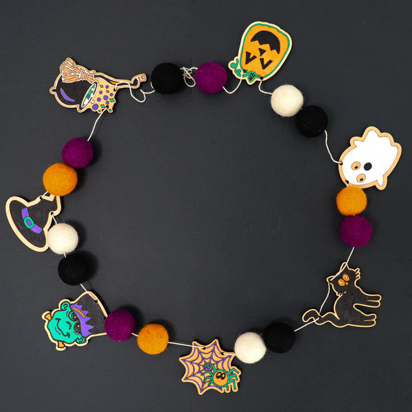 Woodsy Craft Co. Kit Halloween DIY Garland Kit