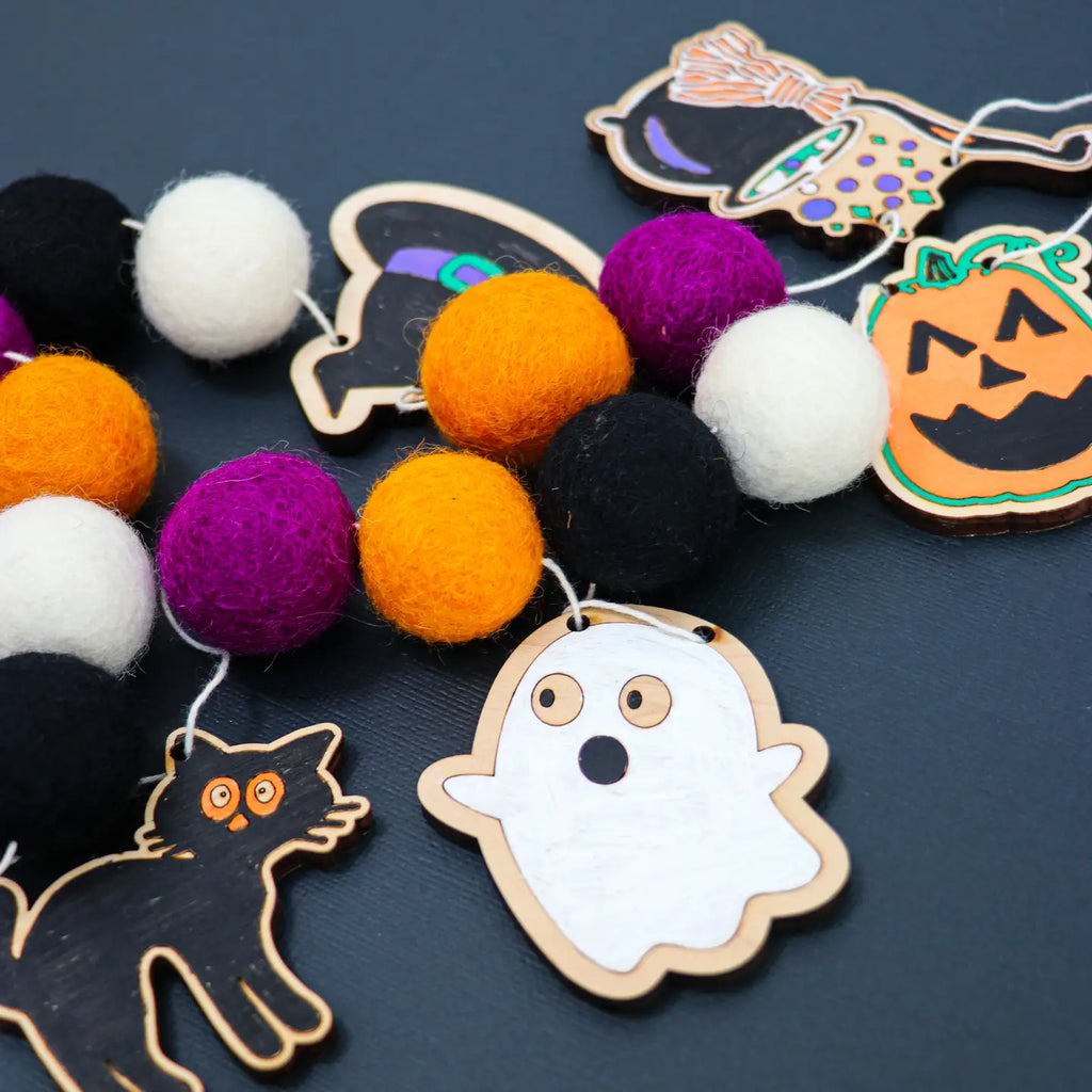 Woodsy Craft Co. Kit Halloween DIY Garland Kit