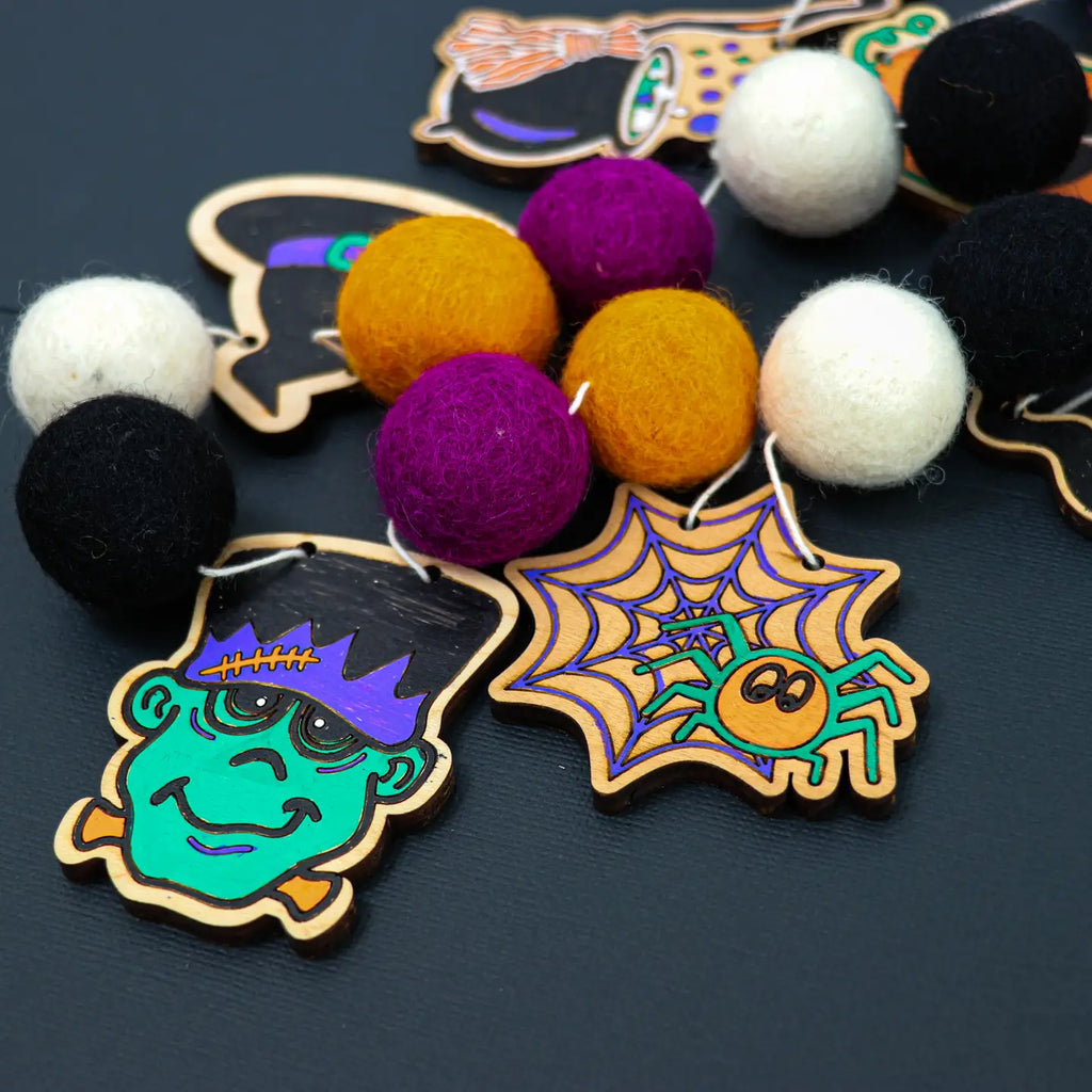 Woodsy Craft Co. Kit Halloween DIY Garland Kit