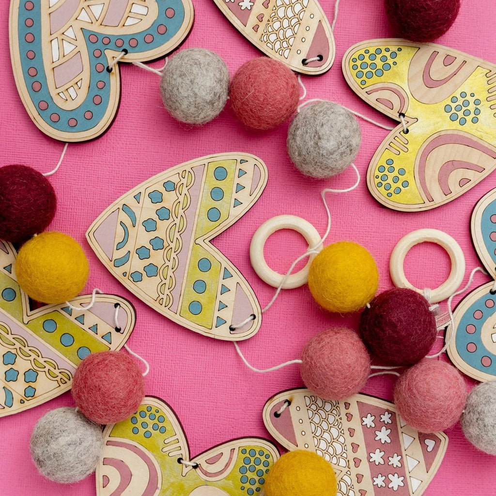 Woodsy Craft Co. Kit Heart DIY Garland Kit