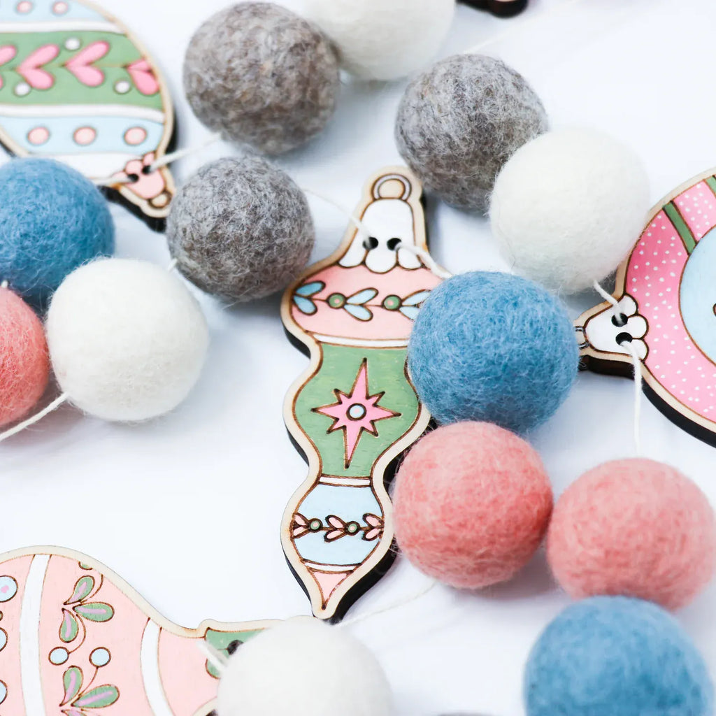 Woodsy Craft Co. Kit Vintage Ornament Garland Kit